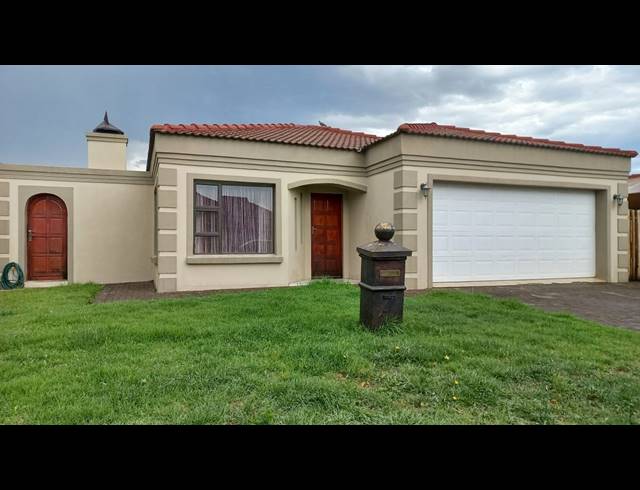 4 BEDROOM HOUSE TO LET IN MANDELA VIEW